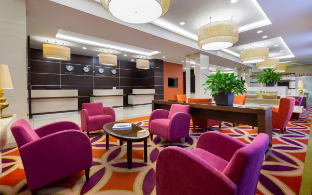 Cort Inn St-Petersburg Hotel & Conference Center (ex Courtyard by Marriott St-Petersburg Center Hotel)