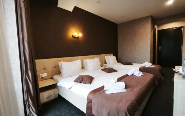 Voyager Hotel