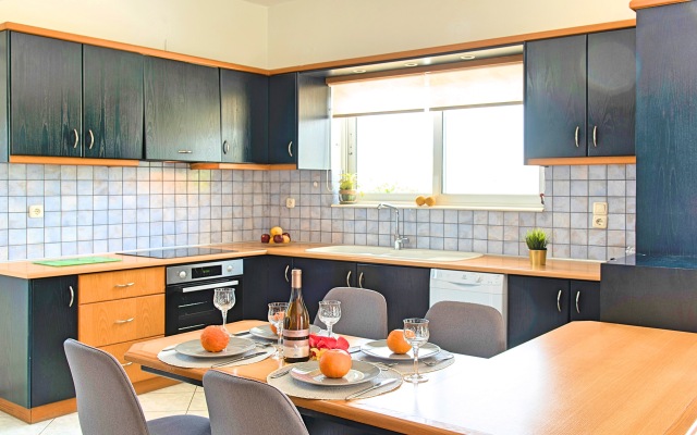 Chania City Heated Pool Villa