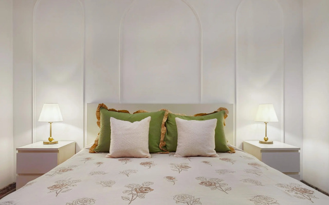 Апартаменты Жуковского 12 Color