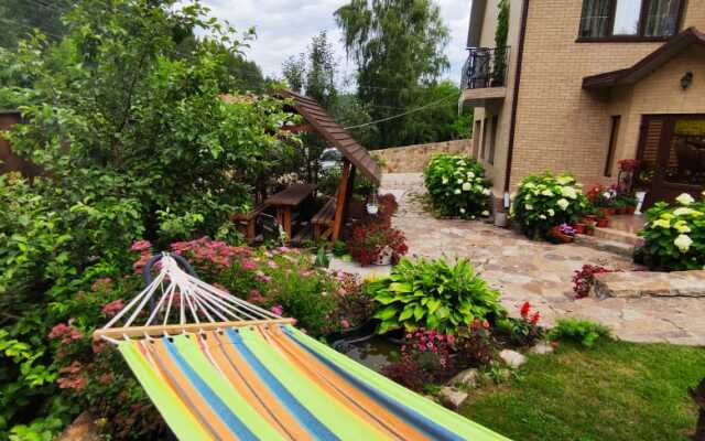 Radevichi Guest House