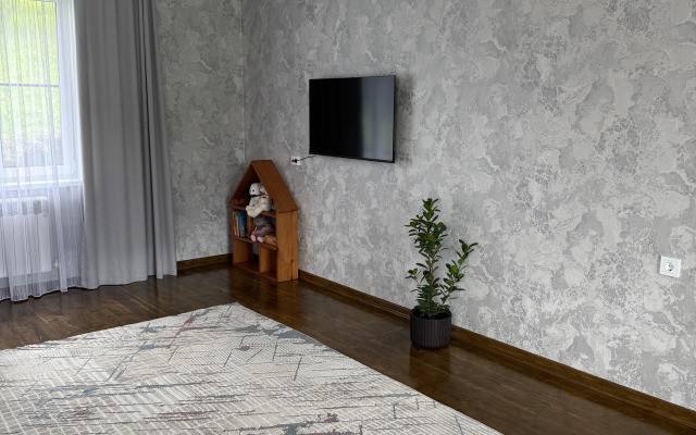 Частный дом новый в черте города