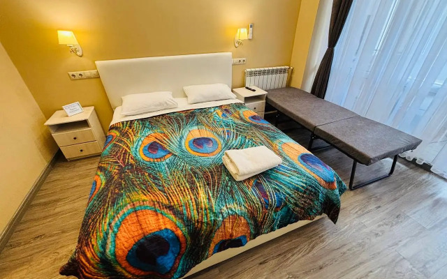 S Uyutnoy Lodzhiey Flat