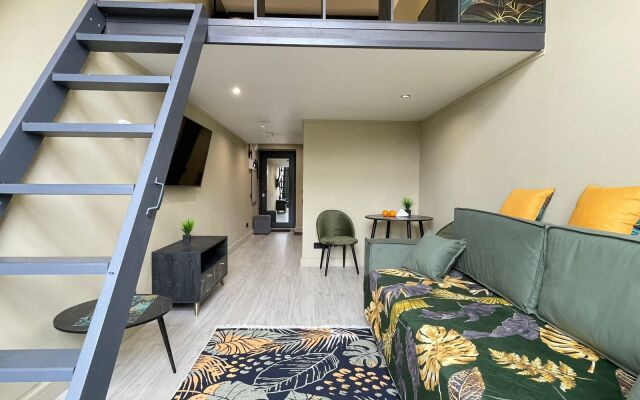 Uyutnye Sovremennye Vmestitelnye Apartamenty 615 Apartments