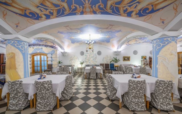 Udivitelnaya Derevnya Mandrogi Tourist Complex