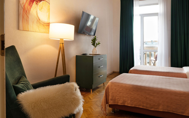 Апартаменты с Видом на Садовую