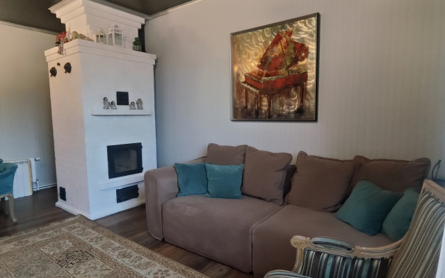 Uyutny s dizaynerskim remontom Private house