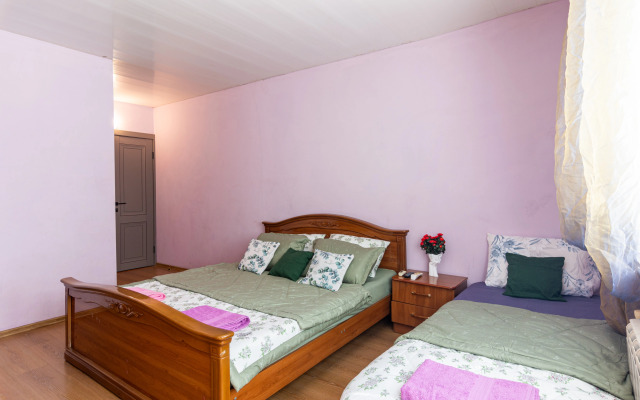 Na Leselidze 10b Guest House