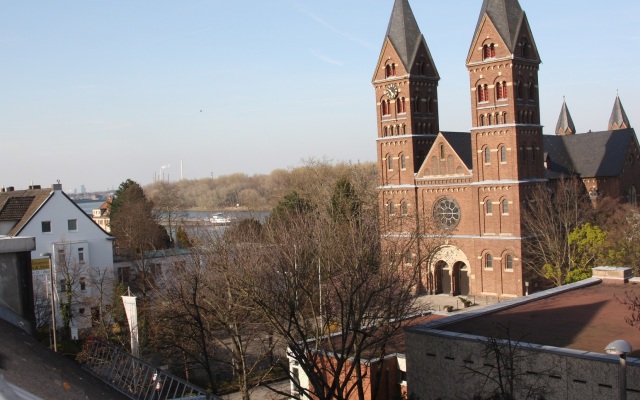 W06 Wohnung Mit Rheinblick Apartments