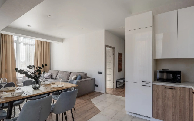 Bolshaya I Stilnaya S Vidom Na Gory Flat