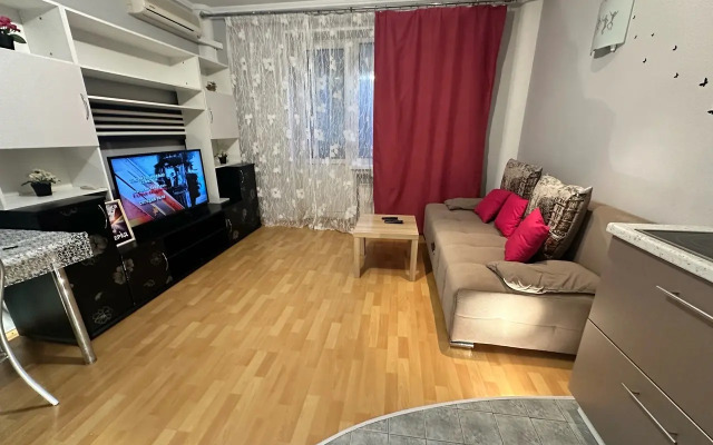 Marshala Zhukova 6 Okolo Lesa Flat