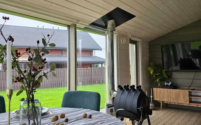 Novy Eko-Dom C Panoramnymi Oknami Private house