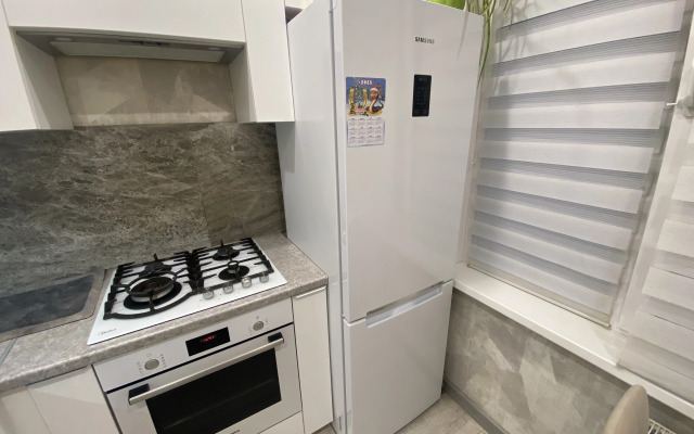 Квартира Двухкомнатная у метро напротив Северного вокзала