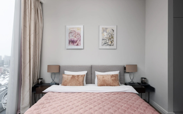 Stylish Corner Apartment in Neva Towers