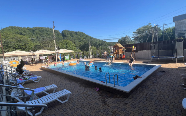 Izumrud Guest house