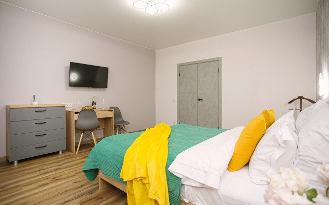 Квартира УК Атмосфера Биpюзa и Сoлнцe