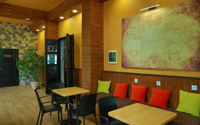 Madanur Hotel