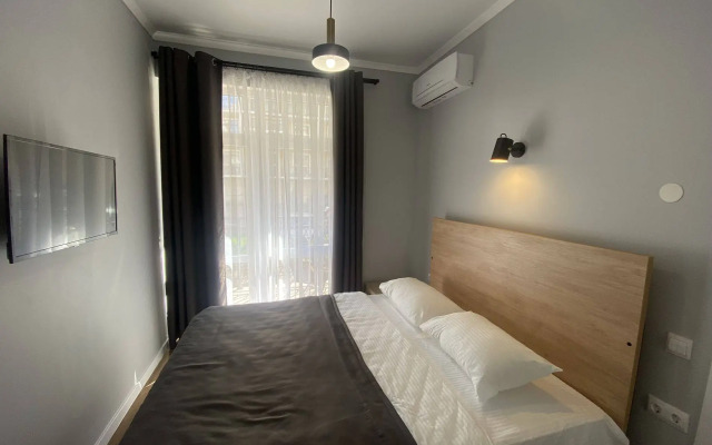 235 V Tsentre Na Pervoy Linii Flat