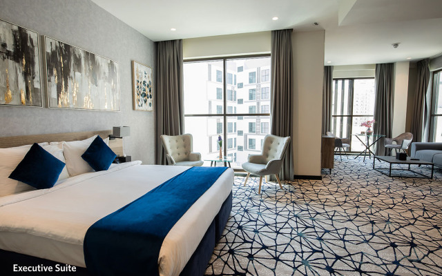 Grand Kingsgate Waterfront By Millennium Hotel