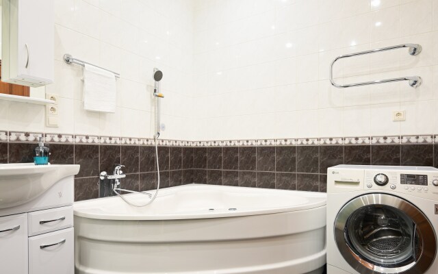 Апартаменты  1912 с видом на крыши Петроградки и Телебашню