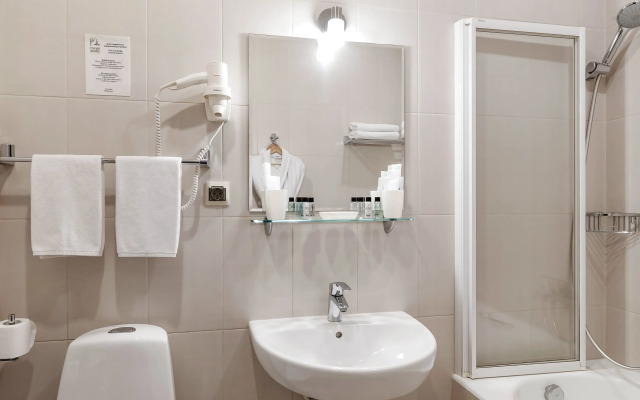 Staryij Dvorik Na Orlovskoj Hotel