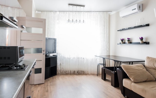 V Tihom Tsentre Flat