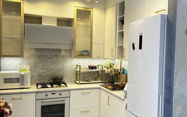 S Ogromnoy Terrasoy Flat