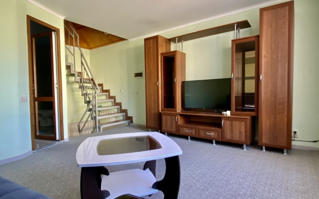 Taunhaus Private House