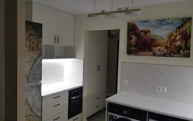 Квартира на Серышевском переулке, 8