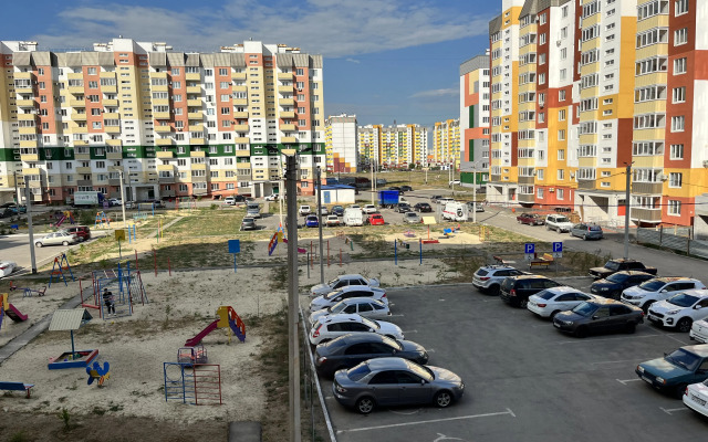 Shikarnaya odnushka vozle Akvaparka Flat