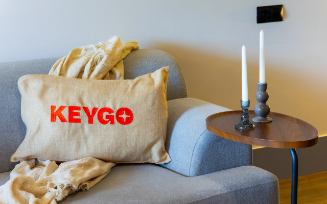 KeyGo #0132 1 Bedroom French Balcony Center Apartments