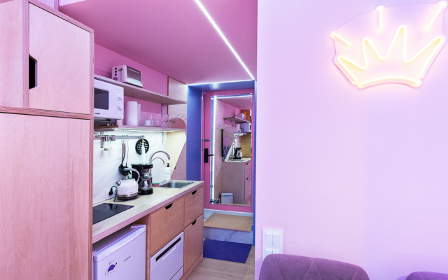 Studio v Rainbow Apartments