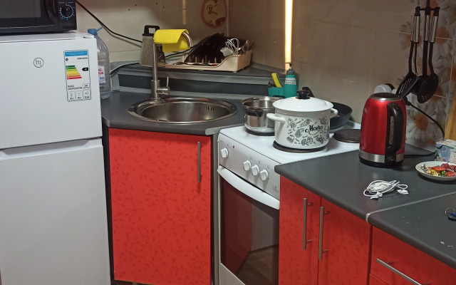 Uyutnaya studiya v tsentre Zakamska Flat