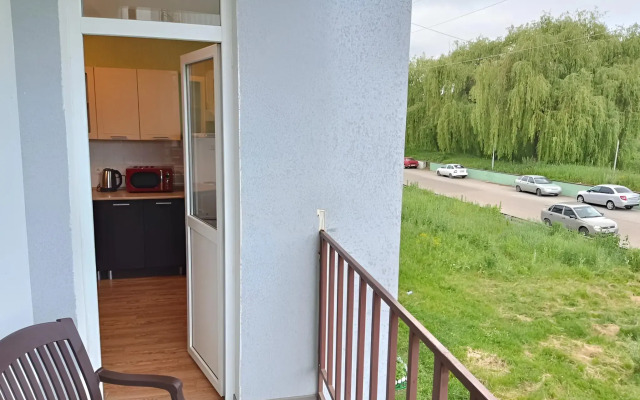 Апартаменты Двухкомнатные на втором этаже с балконом