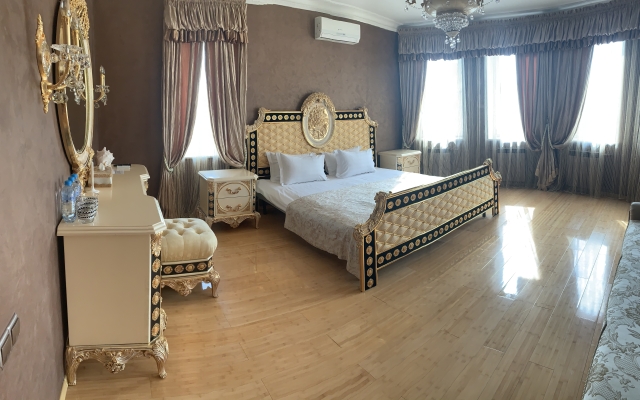 Verhnie Pechory Guest House