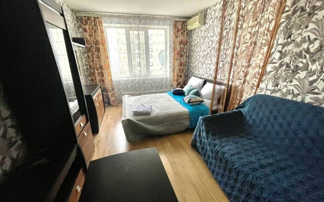 Na Ulitse Artamonova 11/2 Flat