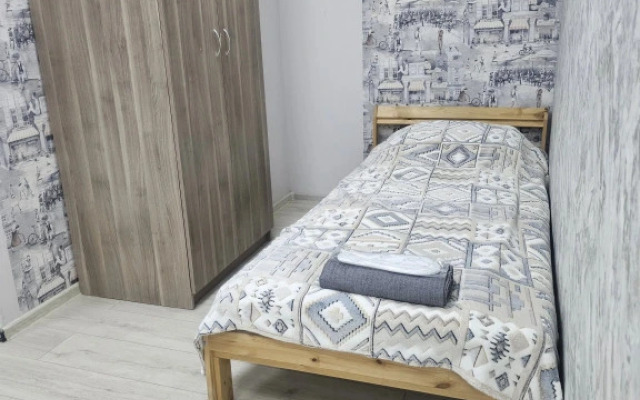 Dvuhkomnatnye ryadom s parkom SHvejcariya Apartments 1