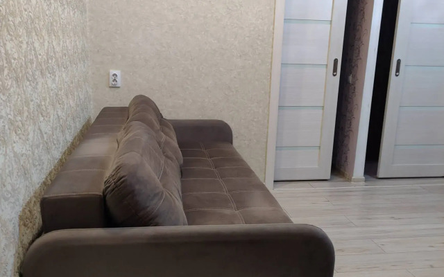 3kh Komnatnaya na Atamanskoy Flat