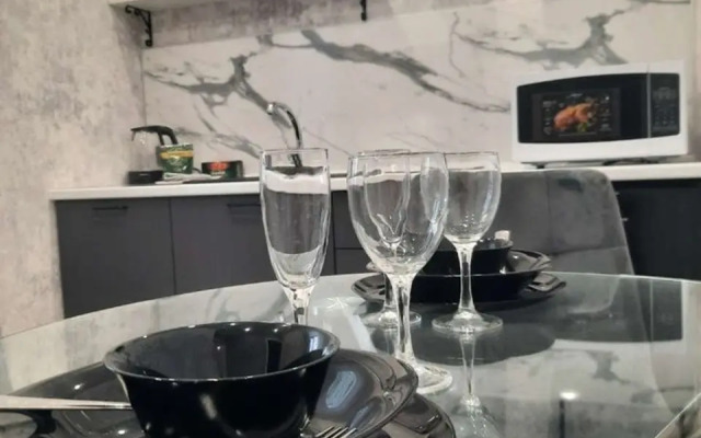 S Zhivopisnym Vidom Na Reku Flat