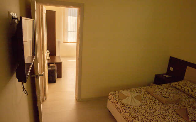 Garden Town Hotel