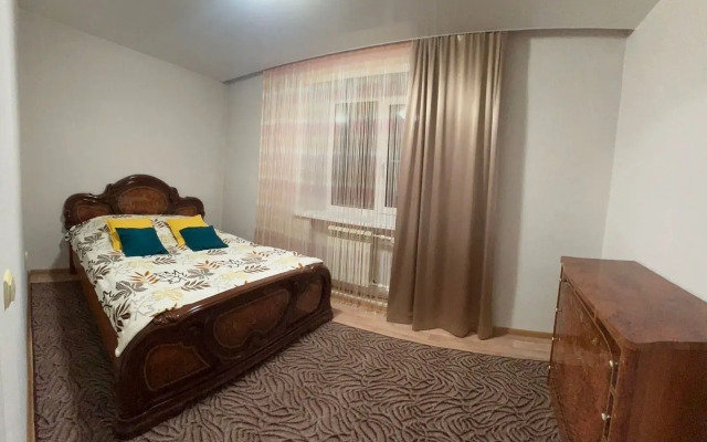 Flat Uyutnaya Kvartira V Tsentre