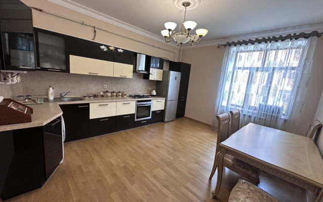Na Ulitse Zheleznovodskaya 5 Flat