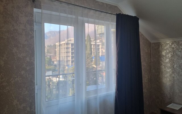 Akhra Guest House