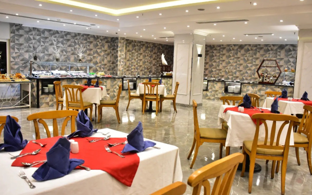 Ivy Cyrene Island Aqua Park Resort