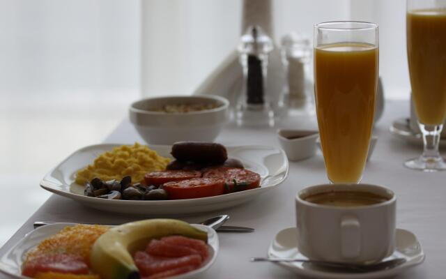 Holiday Inn Express Dubai - Jumeirah