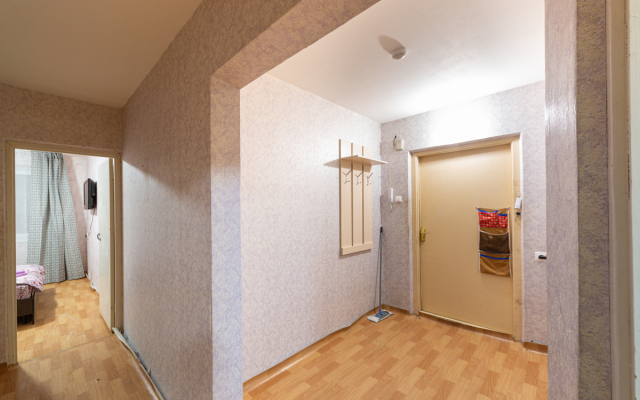 Dvuhkomnatnyie U Trk Planeta Apartments