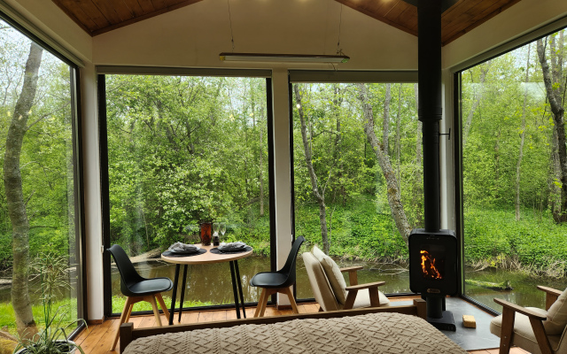 Zhivopisniy ostrov Glamping