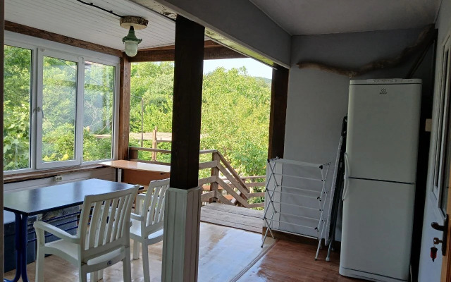 Na Pervom Etazhe Flat