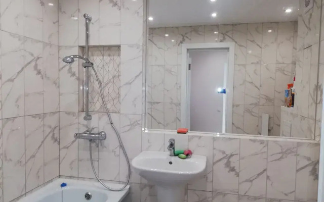 Апартаменты у Мирожского монастыря