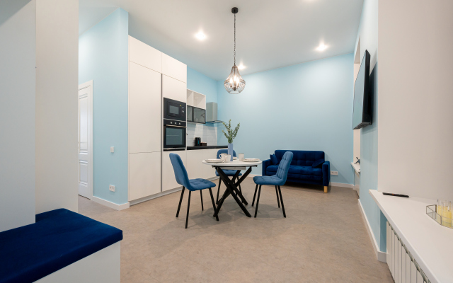 Uyutnaya studiya s vidom na naberezhnuyu Fontanki Apartments
